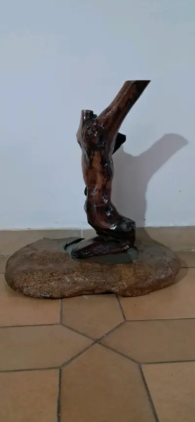Escultura de madera de boldo ..mujer oculta - miniatura 4