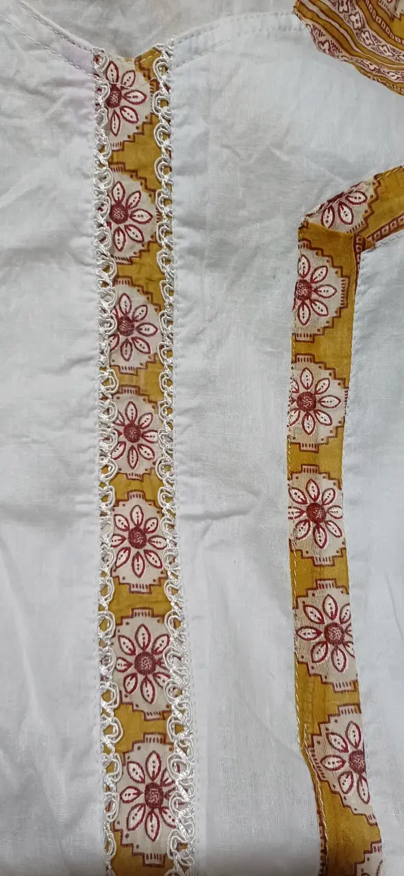 Vestido blanco con bordado floral - 4