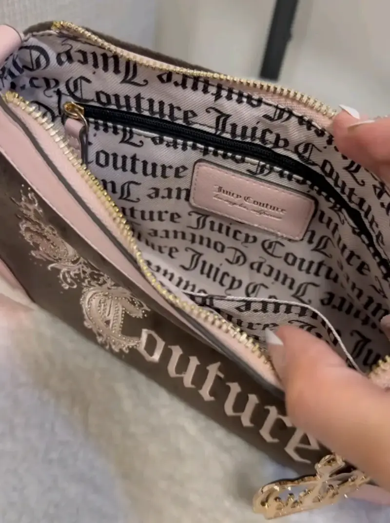 Bolso Juicy Couture cafe y rosa con detalles dorad - 2