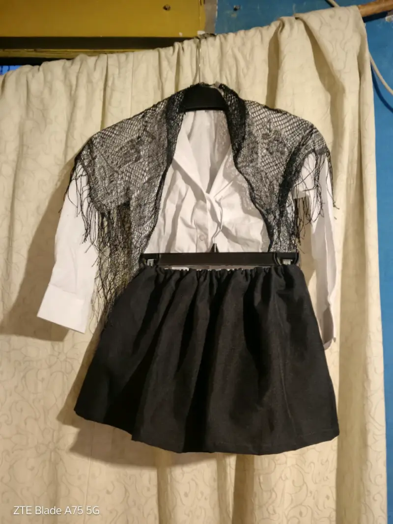 Conjunto de Disfraces Tradicionales para Niños - 2