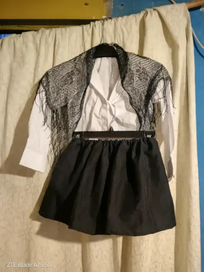 Conjunto de Disfraces Tradicionales para Niños - miniatura 2