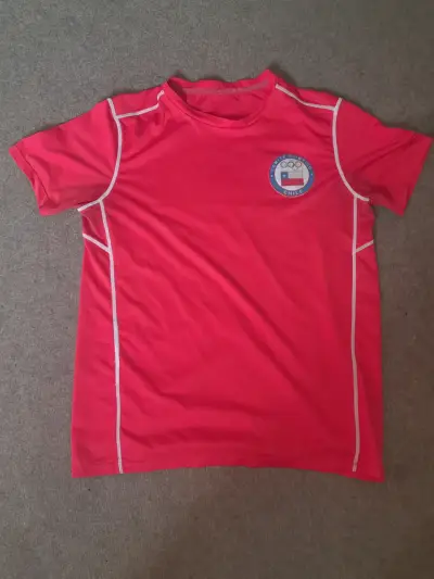 Polera deportiva roja Comité Olímpico Chile - miniatura 1