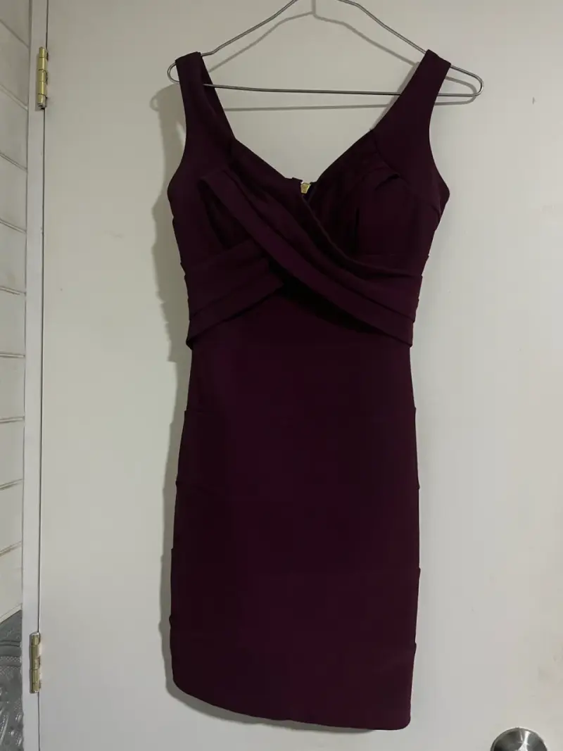 Vestido ajustado morado sin mangas - 1