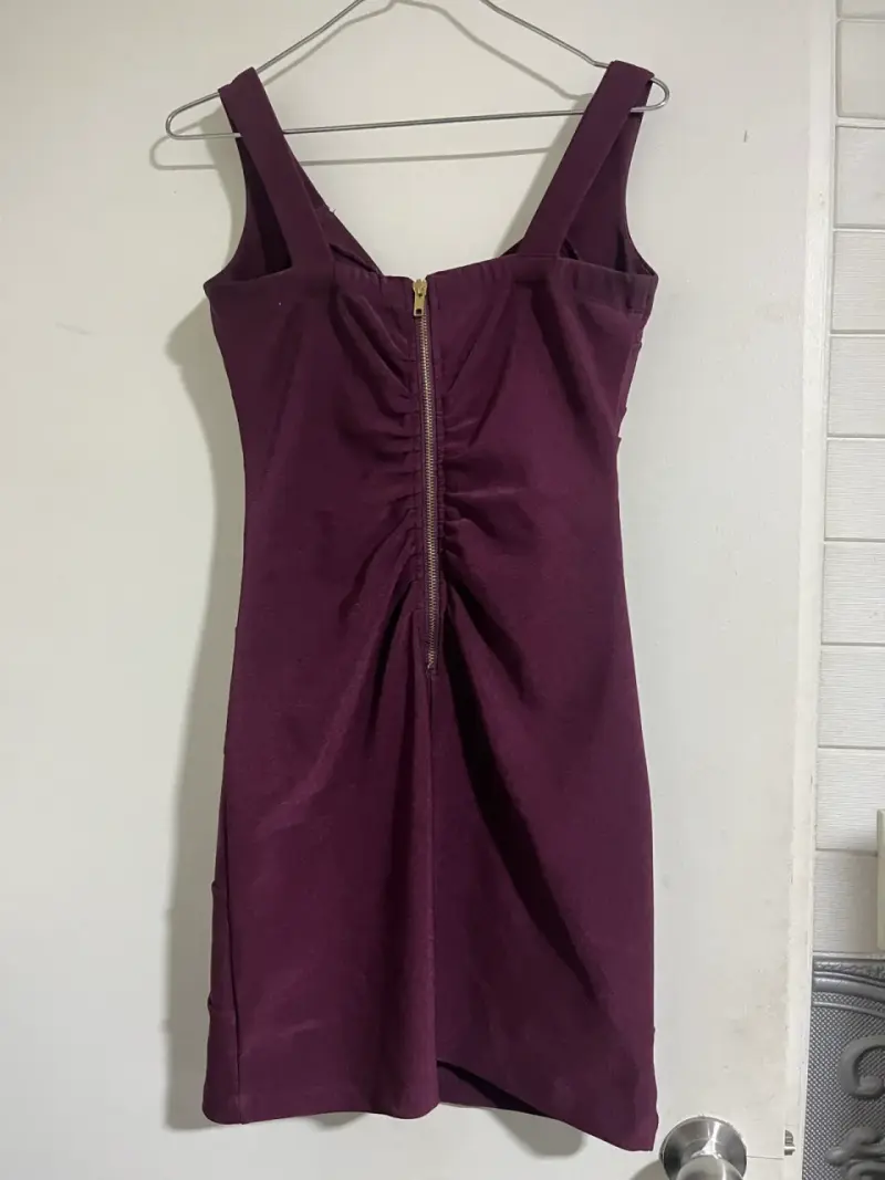Vestido ajustado morado sin mangas - 2