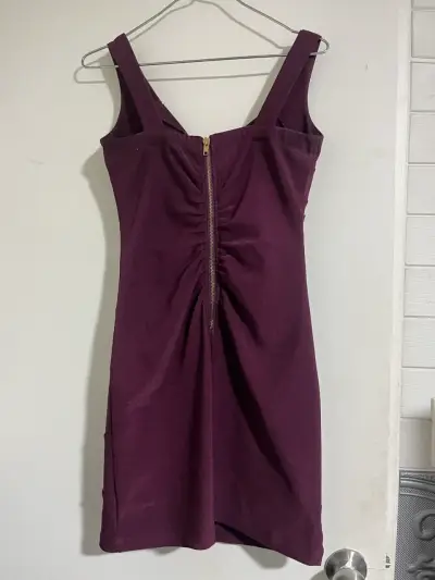 Vestido ajustado morado sin mangas - miniatura 2