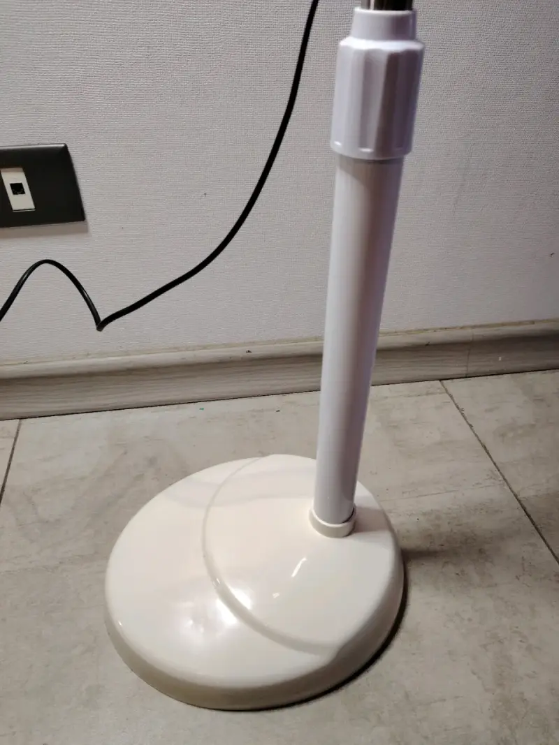 Lámpara de pie con lupa y luz LED ajustable - 3