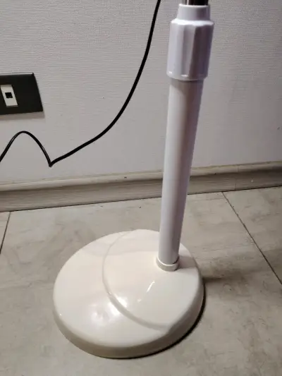 Lámpara de pie con lupa y luz LED ajustable - miniatura 3