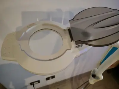 Lámpara de pie con lupa y luz LED ajustable - miniatura 4