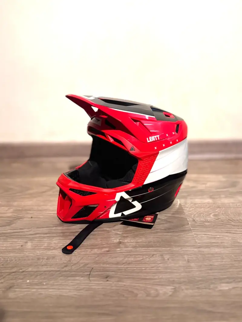 Casco integral  Leatt 8.0