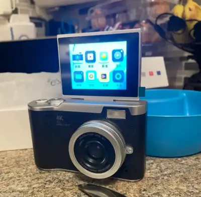 Cámara digital 4K con pantalla abatible - miniatura 4