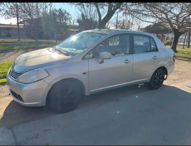Auto Nissan tiida - 2