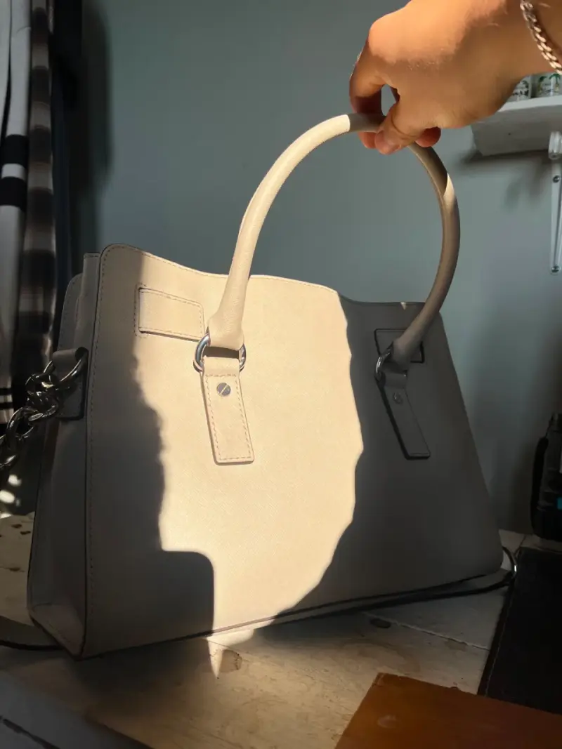 Bolso de mano gris claro Michael Kors elegante - 4