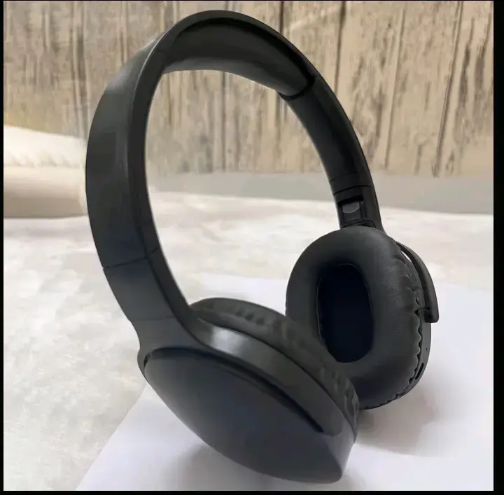 Auriculares Inalámbricos Negros con Diadema