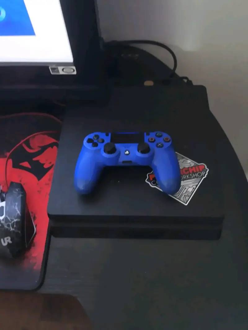 Consola PlayStation 4 con 2 controles - 2