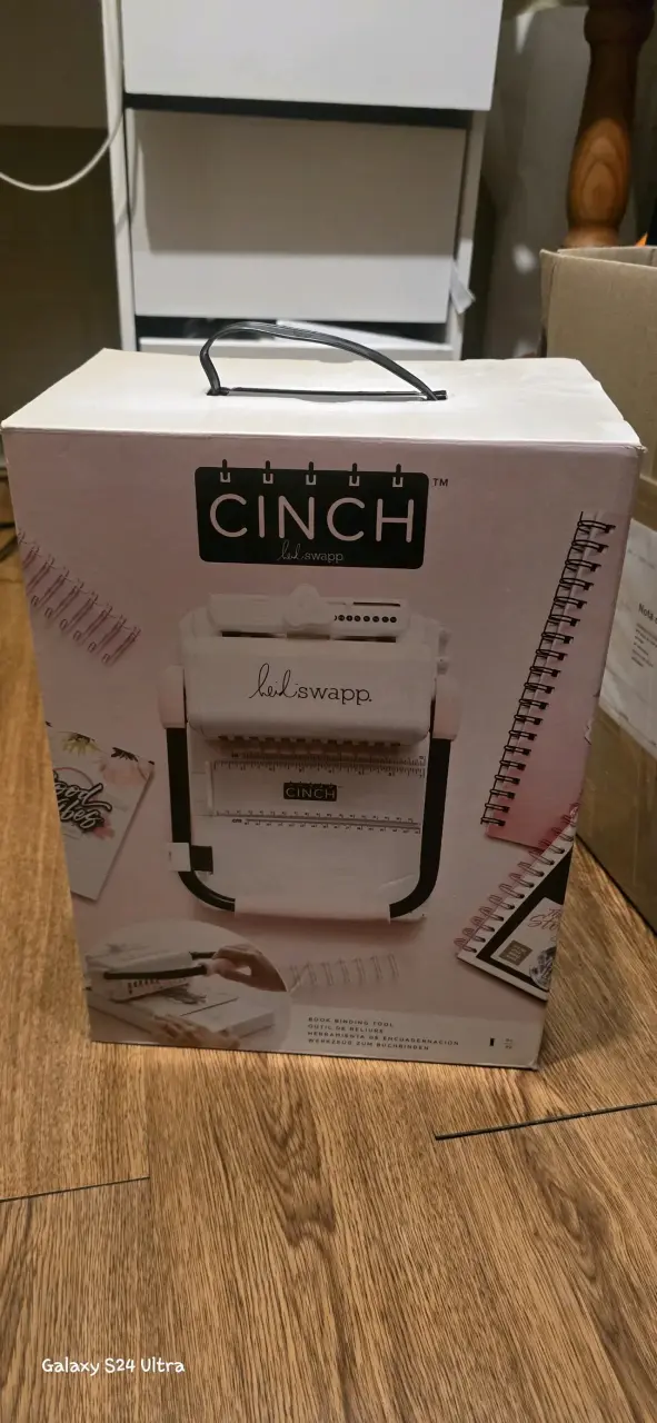 Perforadora Cinch  rosada - 1