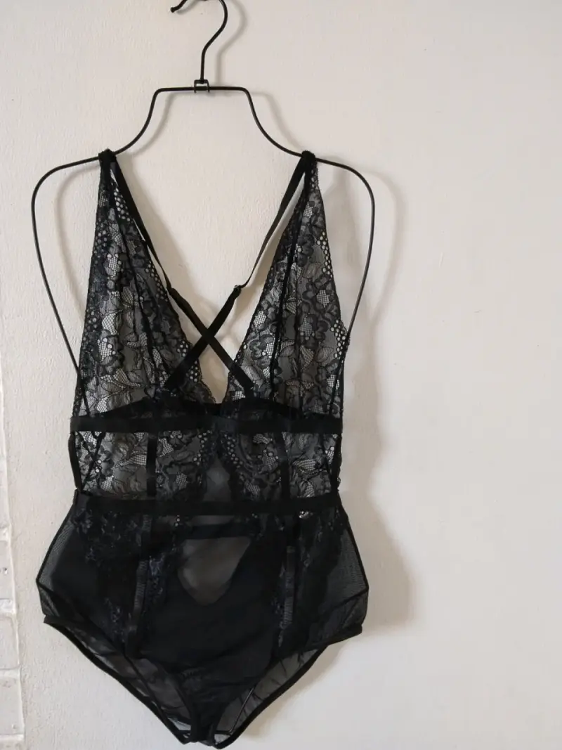 Conjunto de lencería sexy en encaje y satin - 5