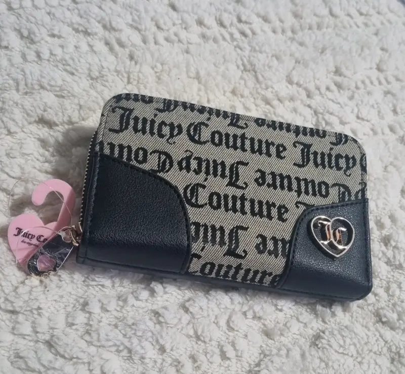 Billetera Juicy Couture con diseño elegante - 1