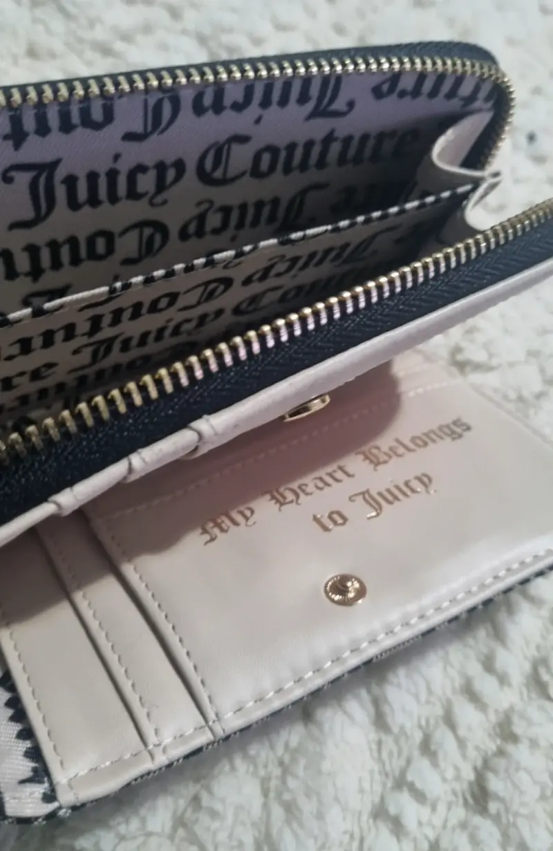 Billetera Juicy Couture con diseño elegante - 3