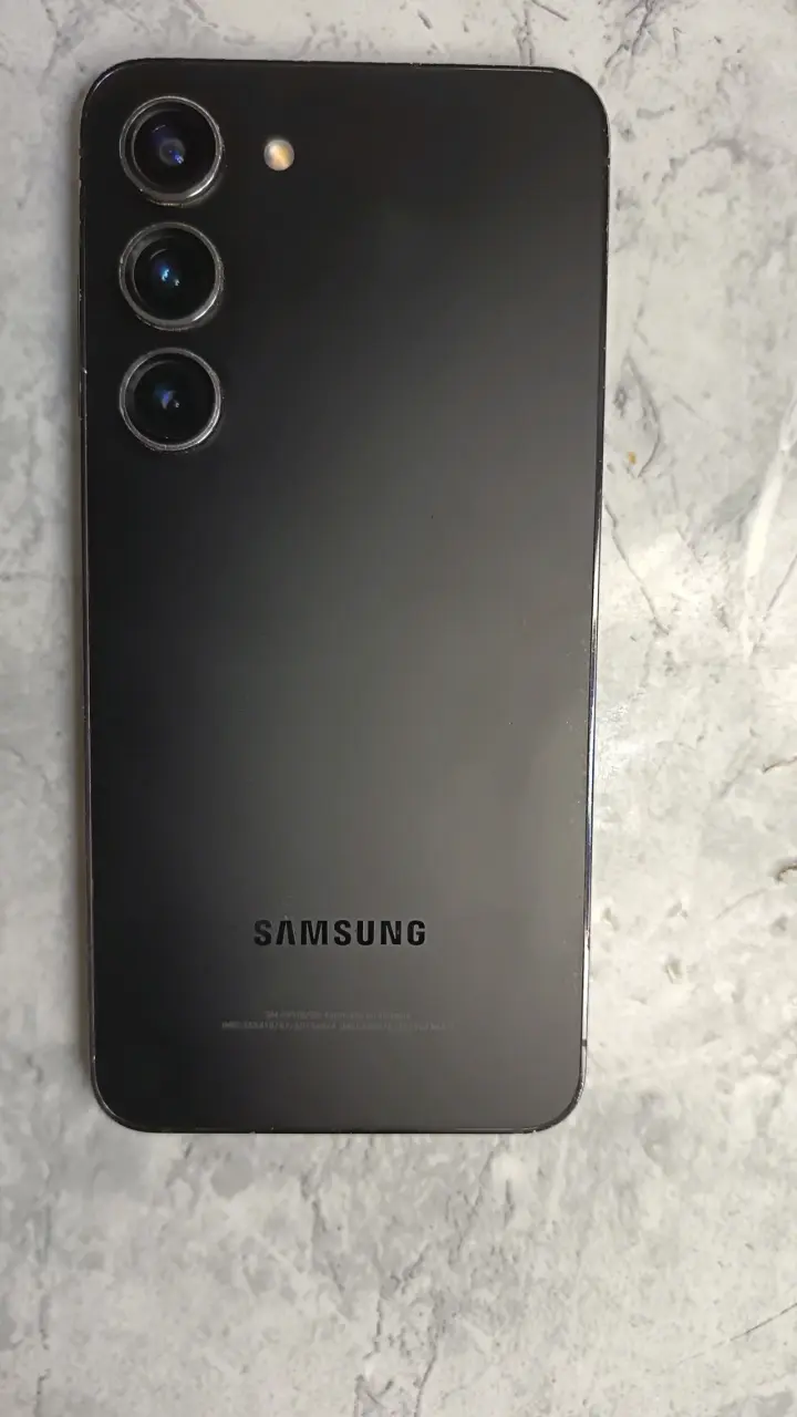 Samsung Galaxy S23 en buen estado - 1