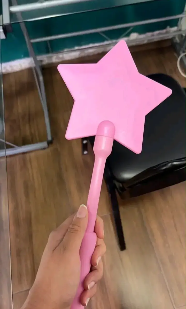 Varita mágica rosa de plástico para niños - 4