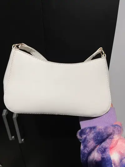 Cartera blanca con lacito - miniatura 2