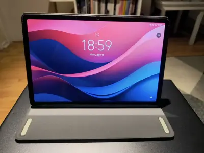 Tablet Lenovo Tab M11 con funda protectora y lapiz - miniatura 1