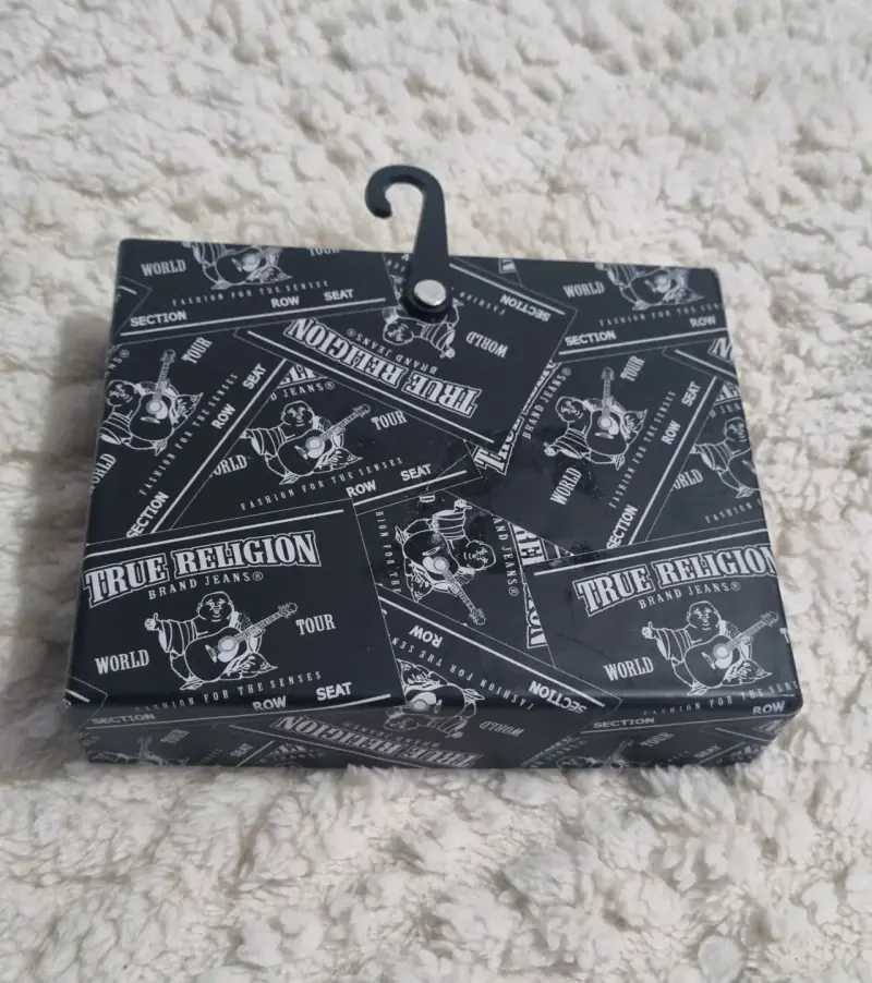 Billetera True Religion diseño moderno - 2