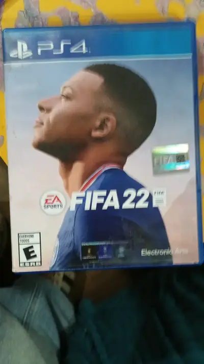 Juego FIFA 22 para PS4 en buen estado - miniatura 1