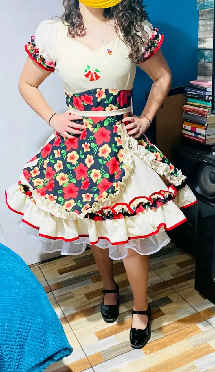 Vestido huasa + falso + zapatos