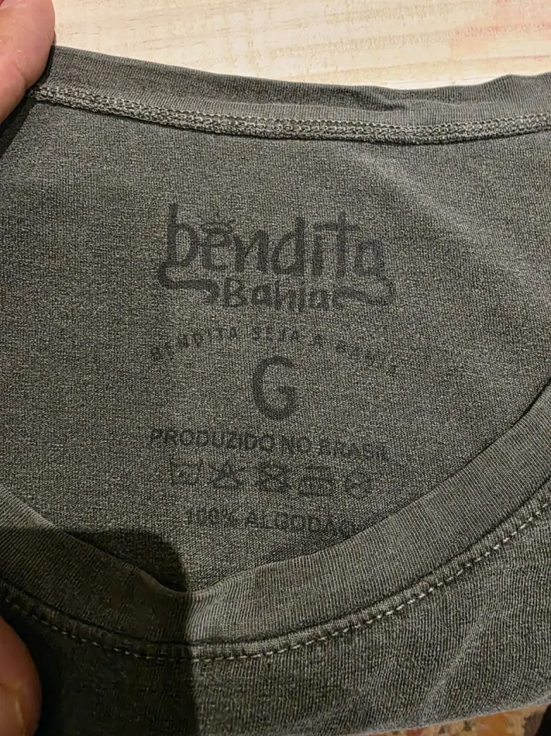 Polera Bendita Bahia con diseño colorido - 3