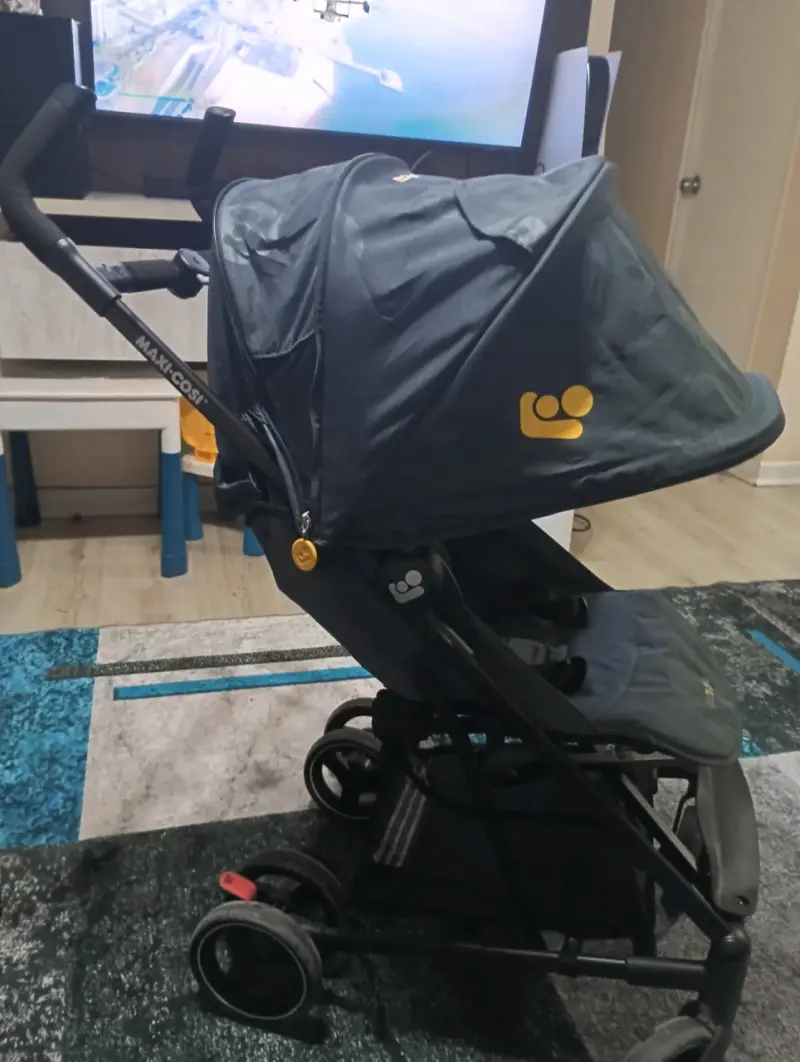 Coche de paseo Momi gris con capota ajustable - 3