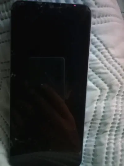 Smartphone Vivo con pantalla rota - miniatura 5