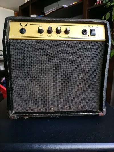 Amplificador de guitarra Dean DGX 12 vintage - miniatura 1