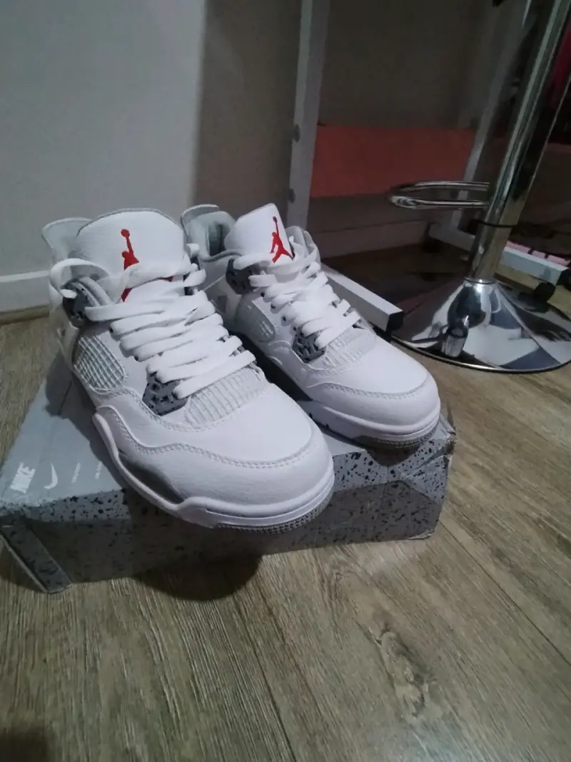 Zapatillas blancas Jordan retro 4 - 1