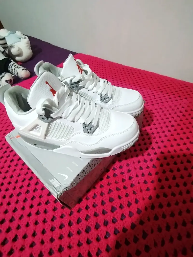 Zapatillas blancas Jordan retro 4 - 2