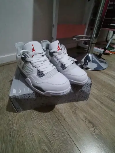 Zapatillas  blancas Jordan retro 4 - miniatura 3