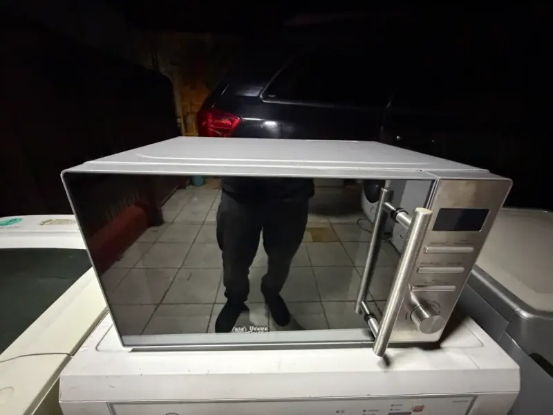 Microondas de acero inoxidable con puerta espejada - 2
