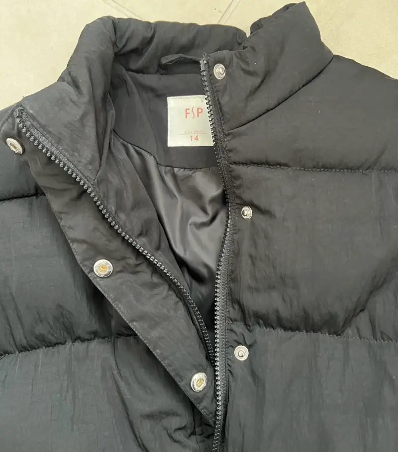 Chaqueta acolchada negra para mujer - 2