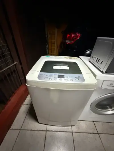 Lavadora LG TurboDrum 6.0kg en buen estado - miniatura 1