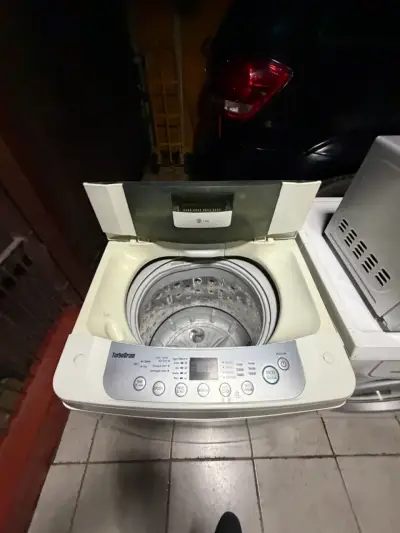 Lavadora LG TurboDrum 6.0kg en buen estado - miniatura 3