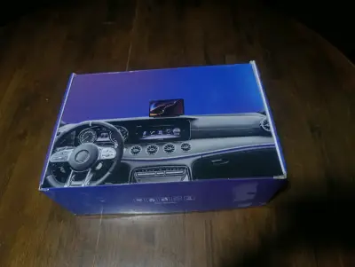 Pantalla táctil para auto con soporte y cables - miniatura 1