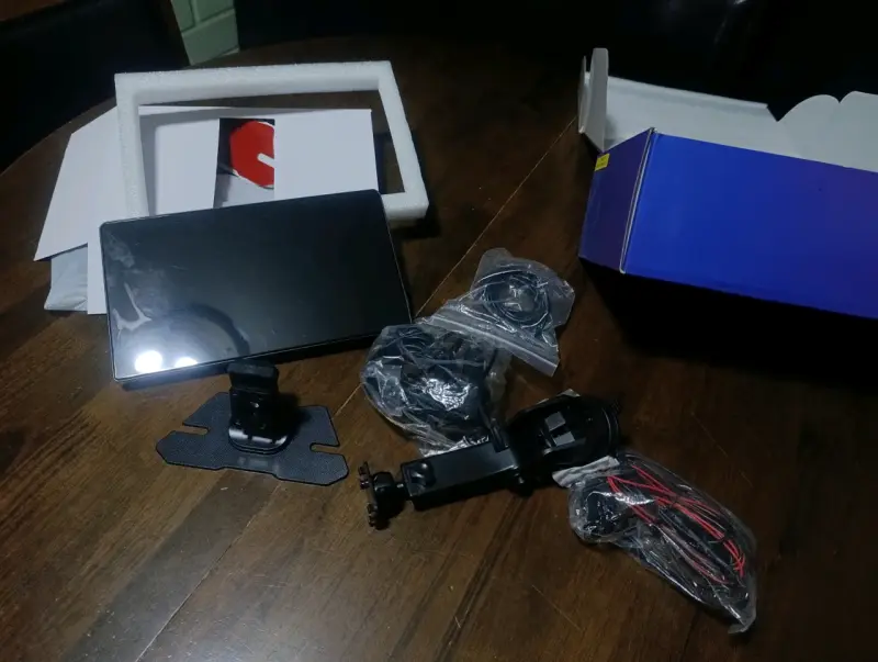 Pantalla táctil para auto con soporte y cables - 2