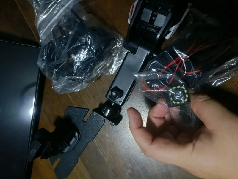 Pantalla táctil para auto con soporte y cables - 3