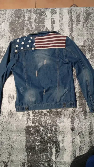 Chaqueta de mezclilla con diseño de bandera - miniatura 2