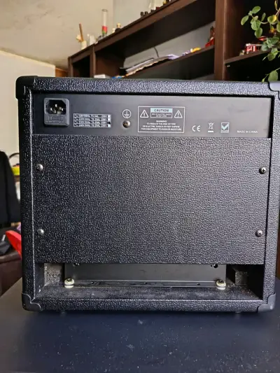 Amplificador de guitarra Creep SO-CRE-V16 - miniatura 2