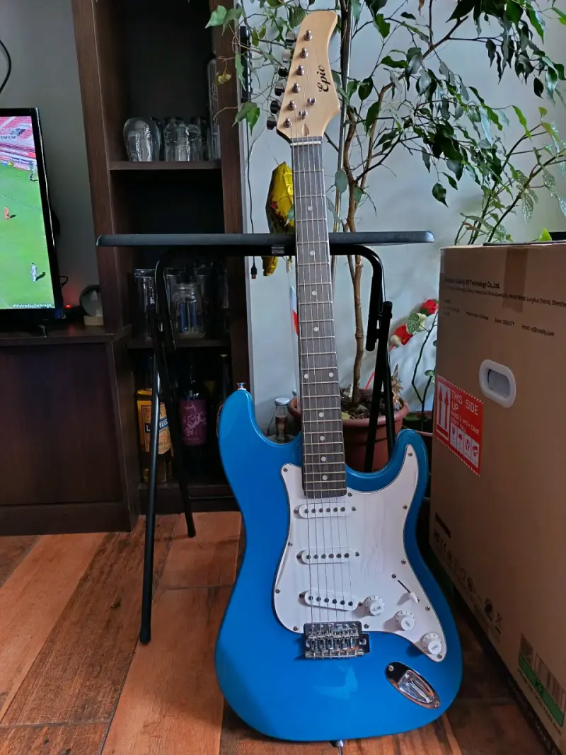 Guitarra eléctrica azul Epic estilo Stratocaster - 1