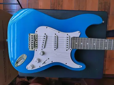 Guitarra eléctrica azul Epic estilo Stratocaster - miniatura 3