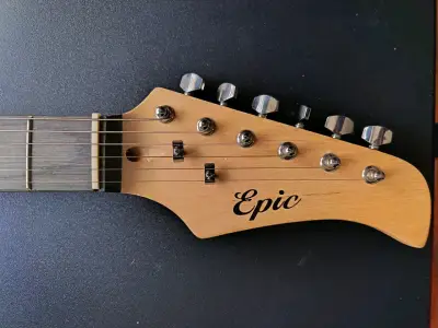 Guitarra eléctrica azul Epic estilo Stratocaster - miniatura 4