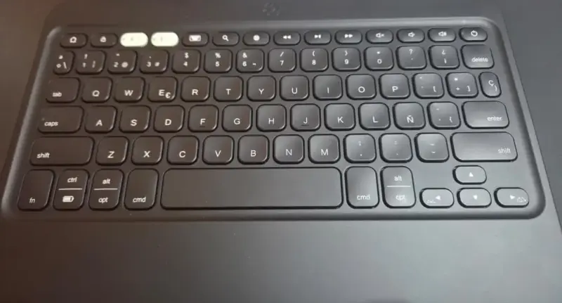 Funda con teclado Zagg Pro Keys 2 para iPad Air - 3