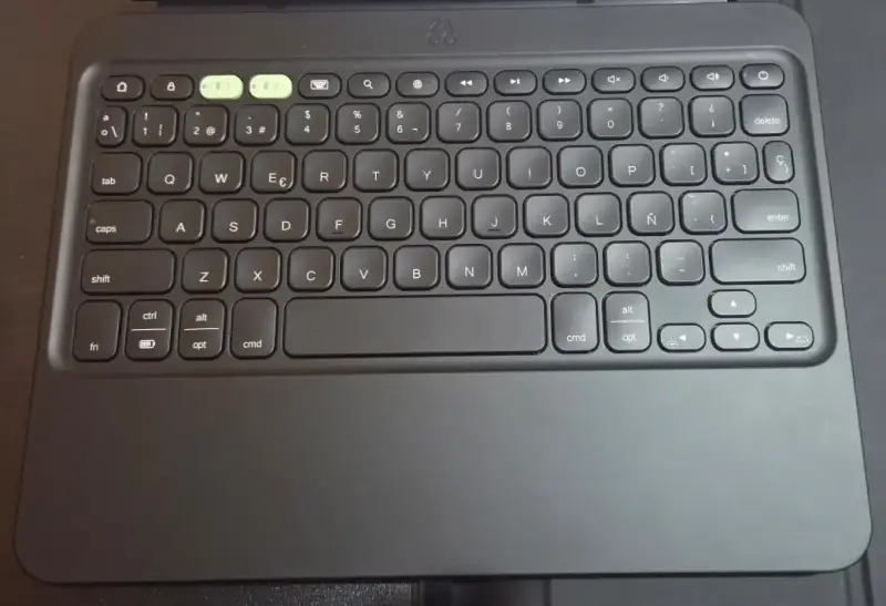 Funda con teclado Zagg Pro Keys 2 para iPad Air - 4